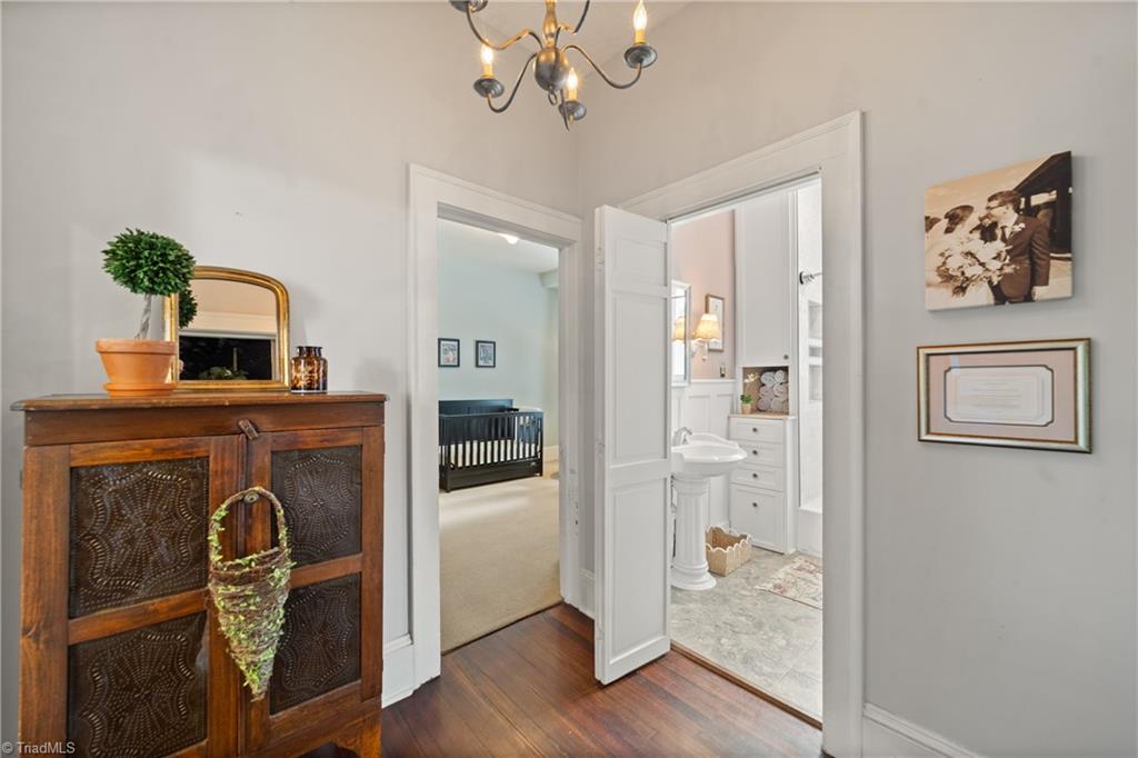 641 South Hawthorne Road Winston-Salem, NC 27103 - Photo 32 of 44