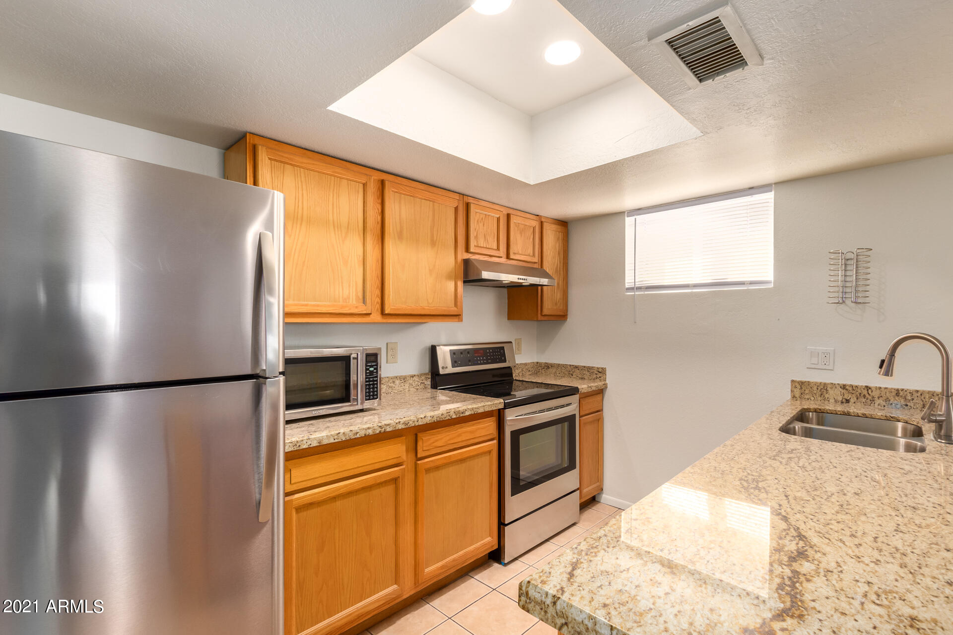 2621 West Ocotillo Road, Unit 1 Phoenix, AZ 85017 - Photo 3 of 24 Kitchen