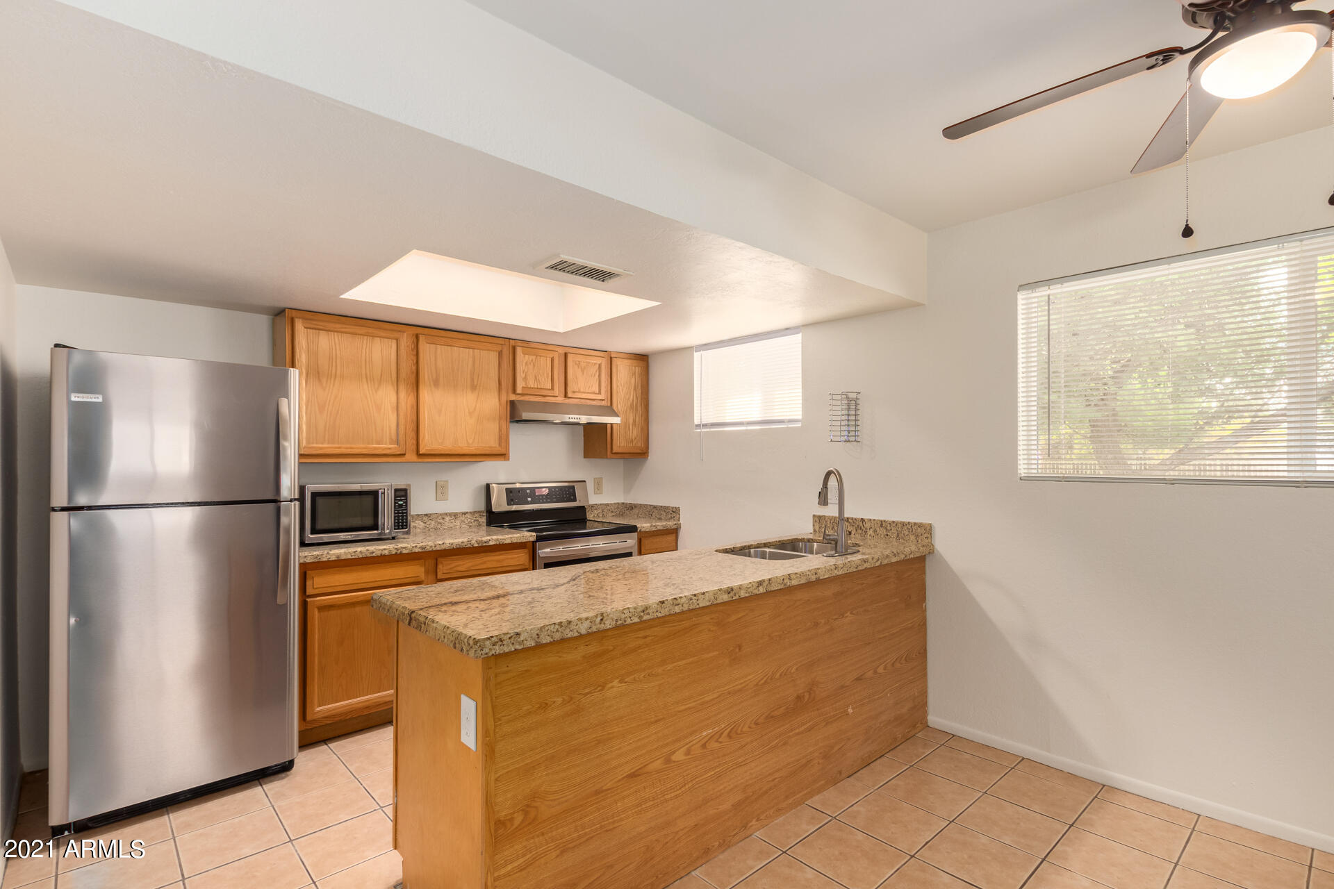 2621 West Ocotillo Road, Unit 1 Phoenix, AZ 85017 - Photo 6 of 24 Kitchen