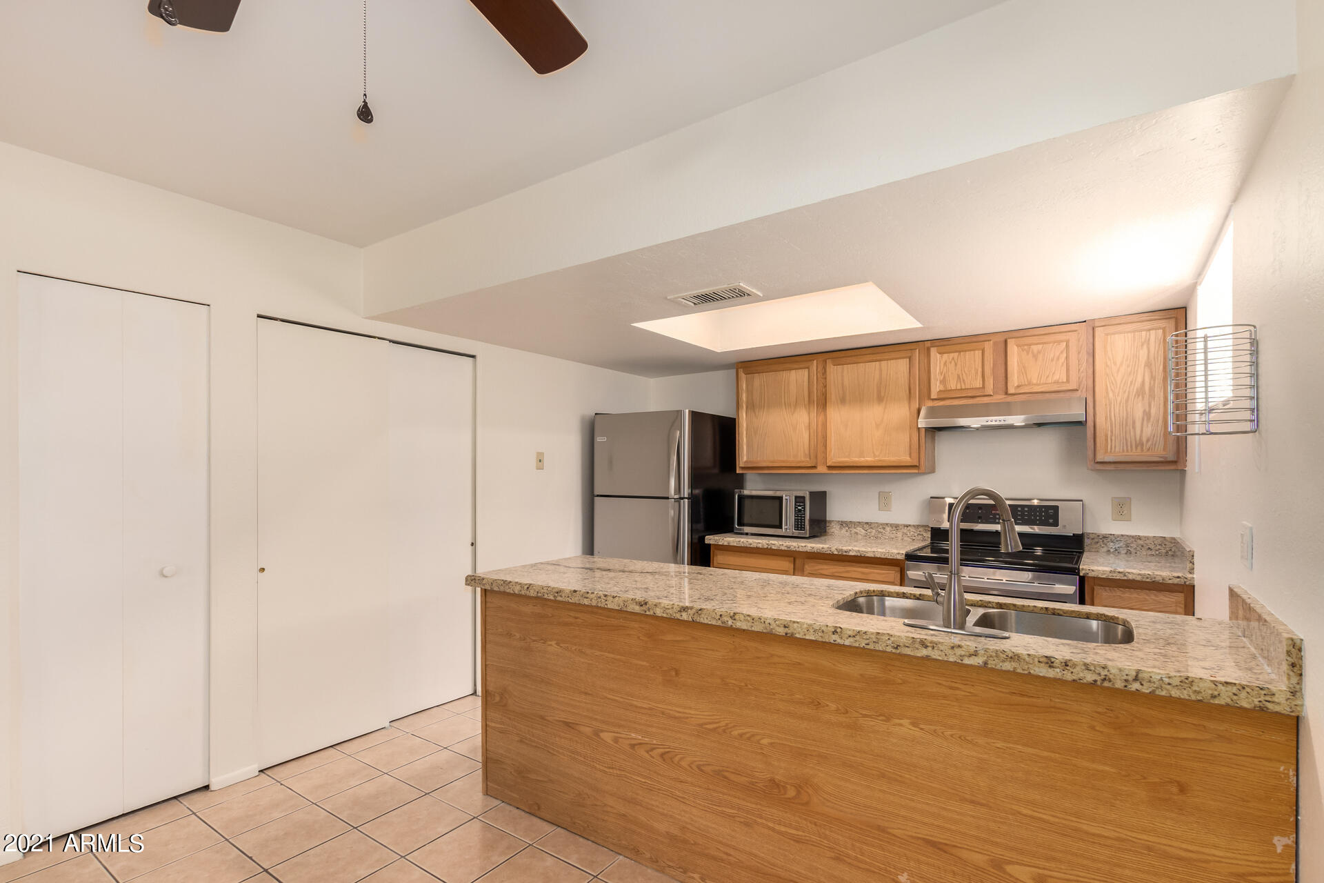 2621 West Ocotillo Road, Unit 1 Phoenix, AZ 85017 - Photo 9 of 24 Kitchen