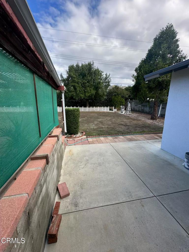 4591 Hempstead Street Simi Valley, CA 93063 - Photo 36 of 47 a backyard of a house with lots of green space