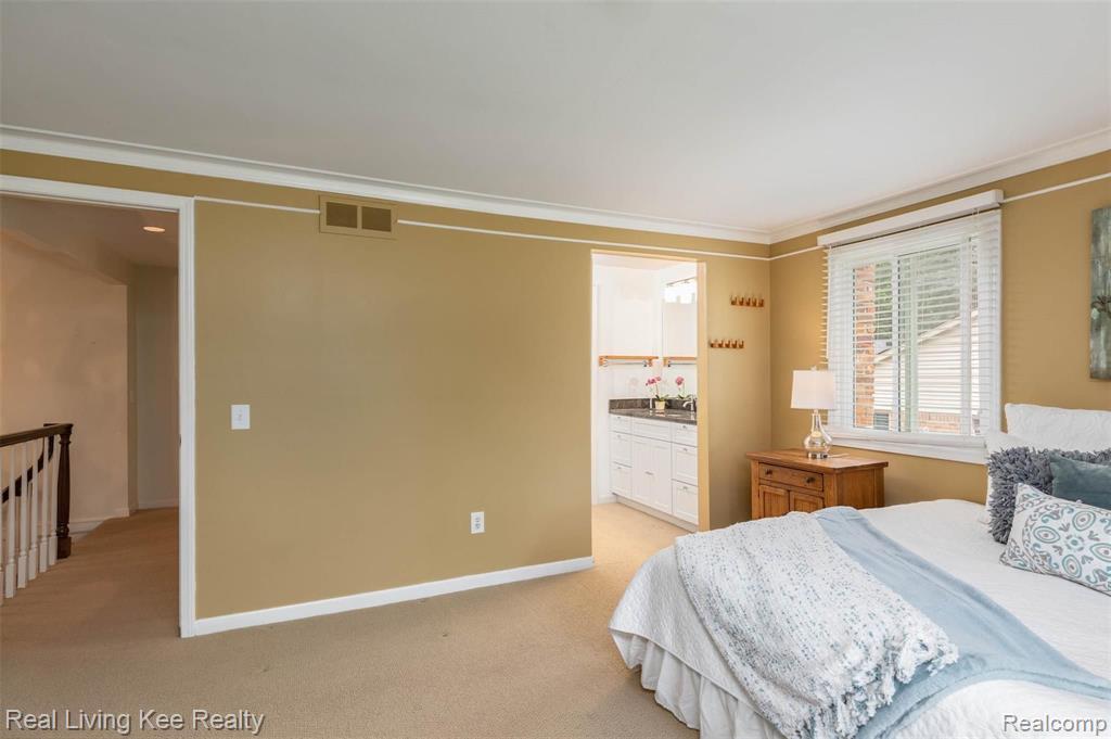 440 Lake Forest Road Rochester Hills, MI 48309 - Photo 14 of 32