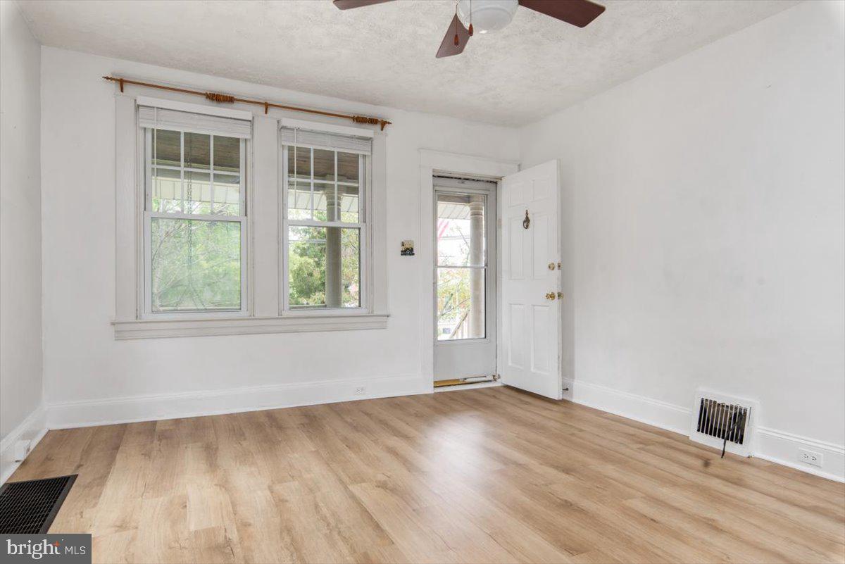 205 Charles Road Linthicum Heights, MD 21090 - Photo 4 of 33 Gallery Image 4