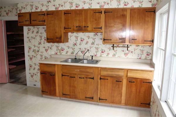 262 Tom Swamp Road Petersham, MA 01366 - Photo 4 of 30