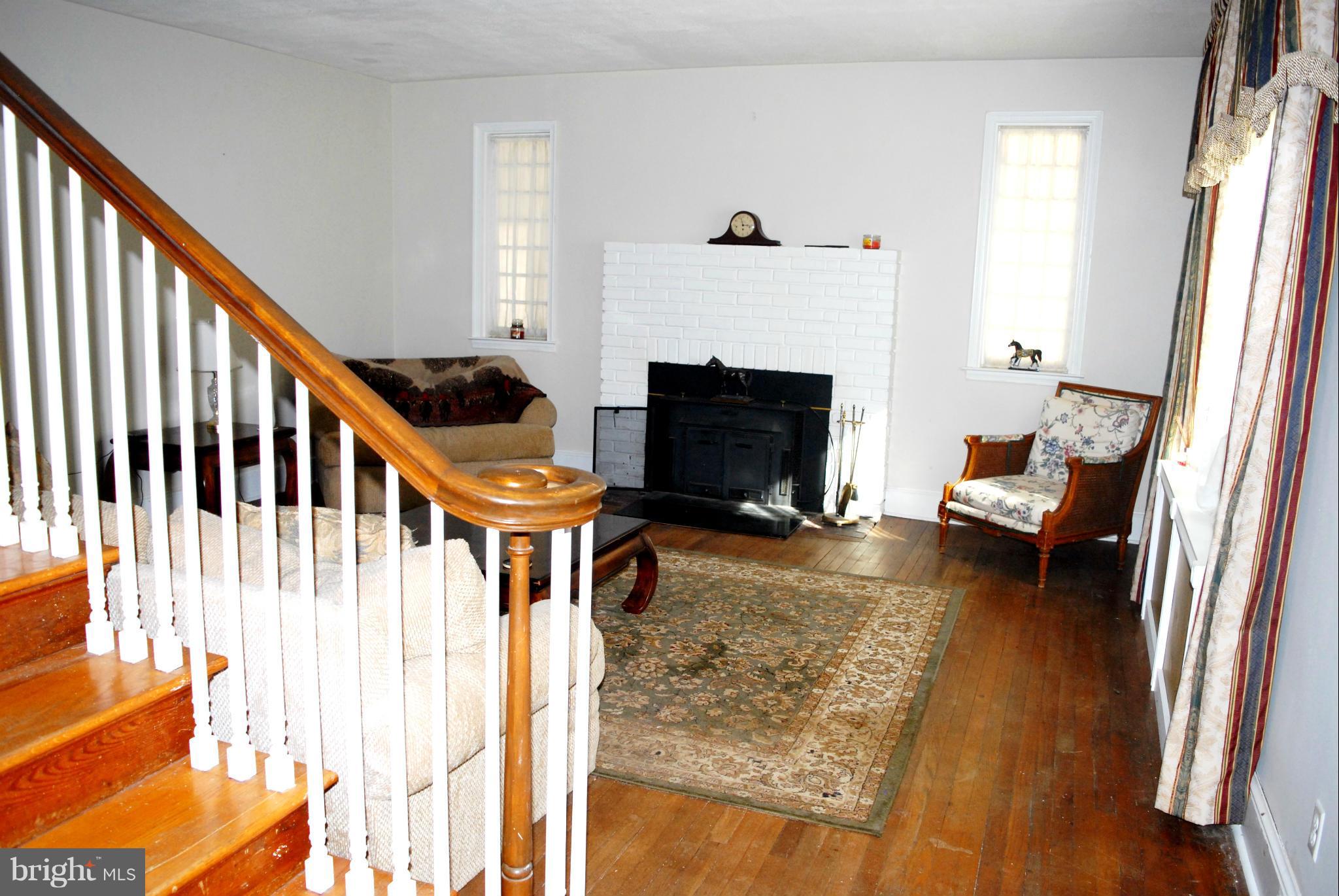 5478 Beach Road Midland, VA 22728 - Photo 17 of 24 Living Room