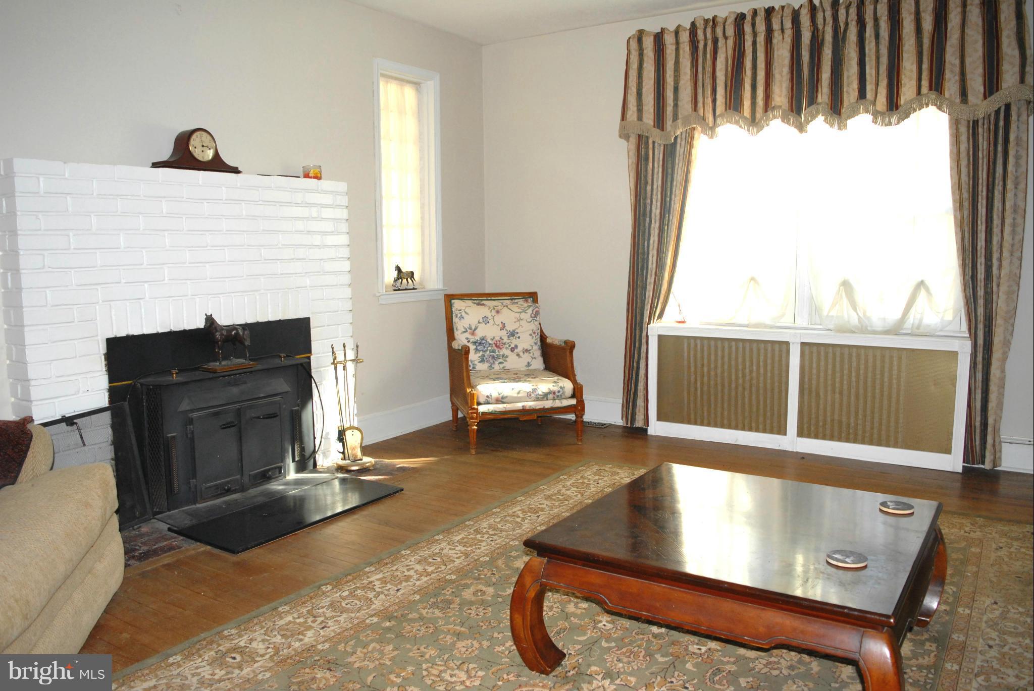 5478 Beach Road Midland, VA 22728 - Photo 7 of 24 Living Room