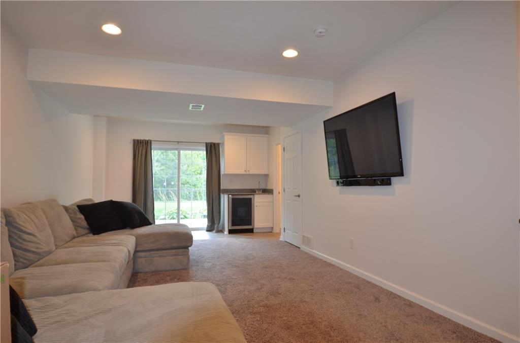 219 Wyncrest Drive Butler, PA 16001 - Photo 18 of 24