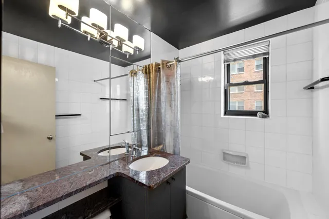 $1,295,000 | 196 East 75th Street, Unit 7C | Lenox Hill