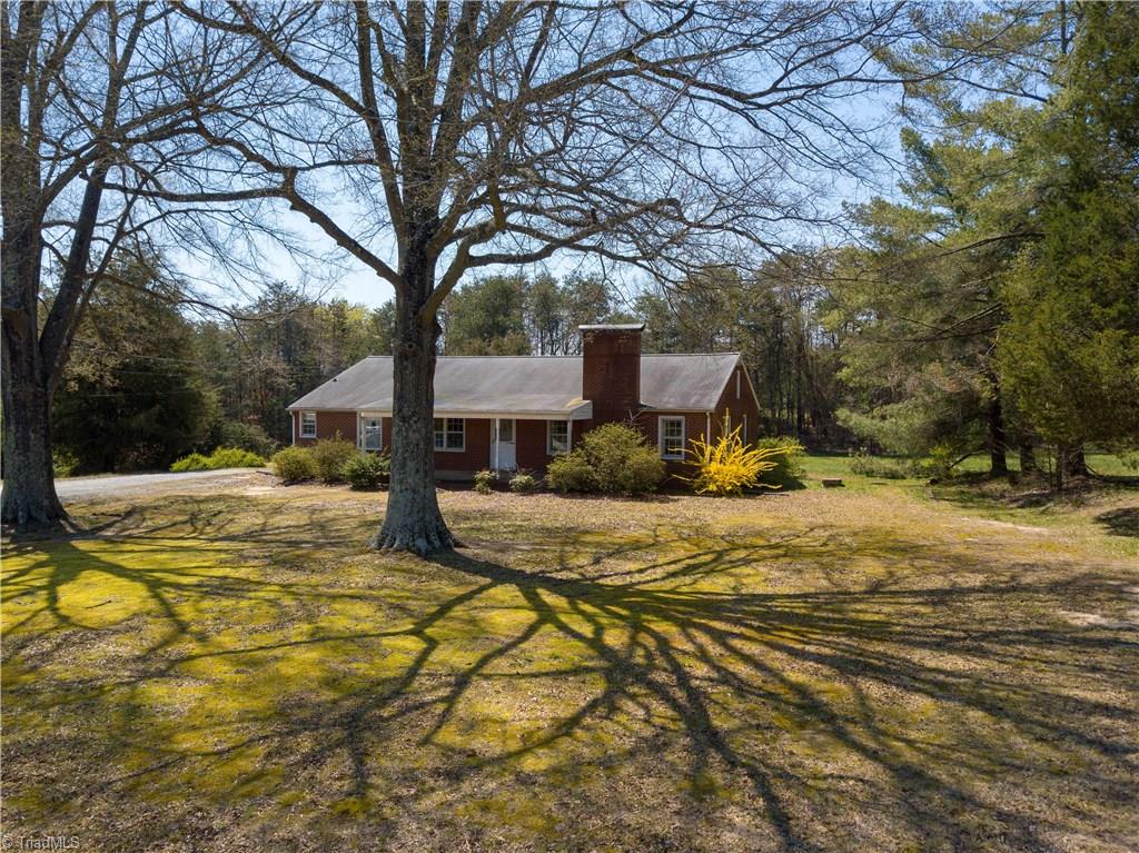 3950 High Point Road Winston-Salem, NC 27107 - Photo 3 of 19 Gallery Image 3