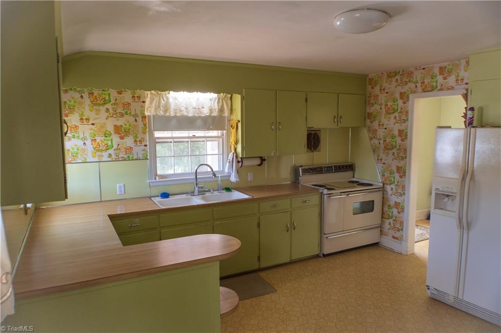 3950 High Point Road Winston-Salem, NC 27107 - Photo 4 of 19 Gallery Image 4