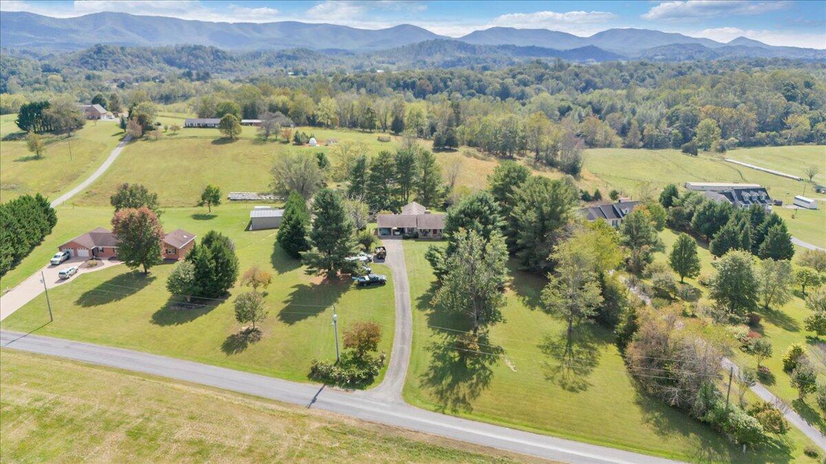 461 Oak Ridge Road Buchanan, VA 24066 - Photo 36 of 85 66-DJI_20251002141328_0067_D