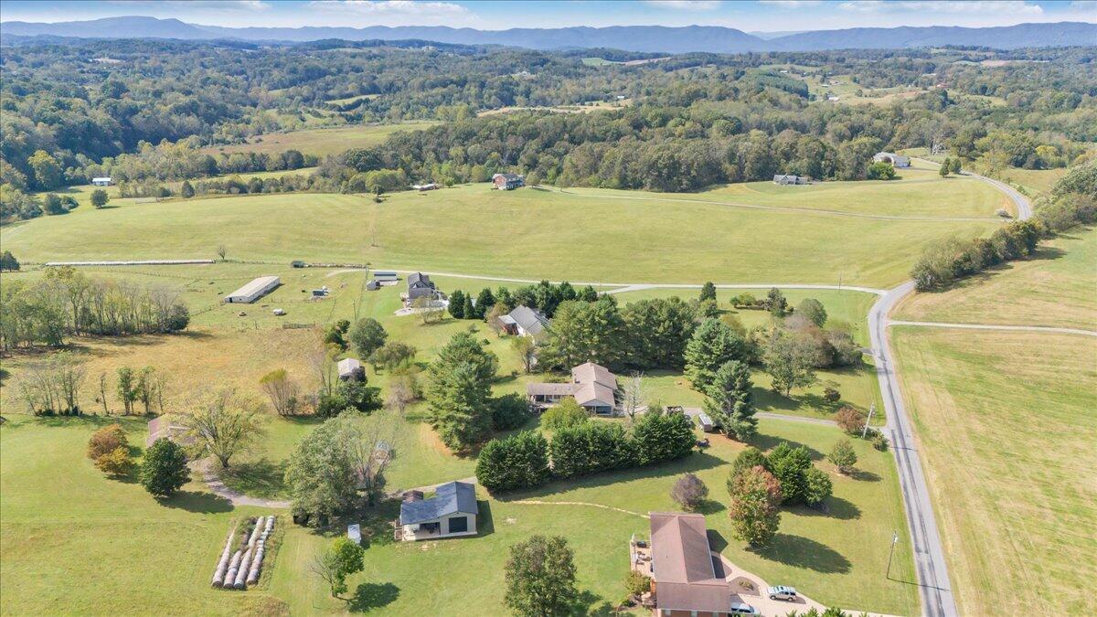 461 Oak Ridge Road Buchanan, VA 24066 - Photo 39 of 85 69-DJI_20251002141509_0070_D