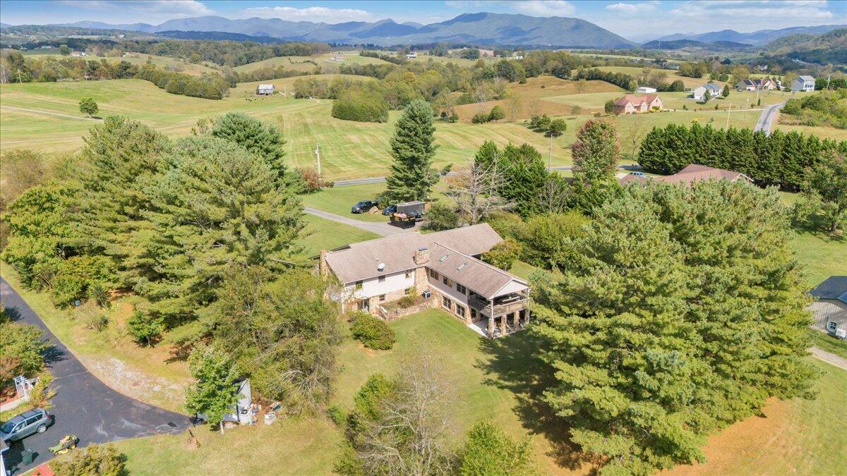 461 Oak Ridge Road Buchanan, VA 24066 - Photo 45 of 85 75-DJI_20251002141920_0079_D