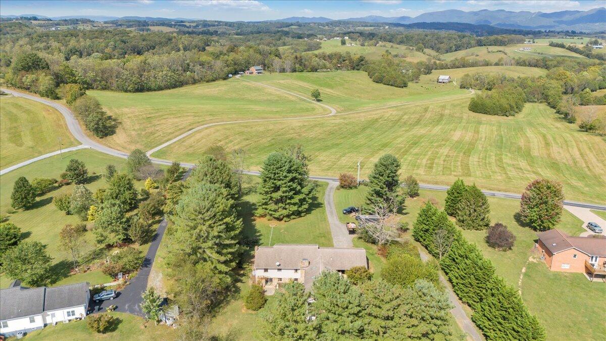 461 Oak Ridge Road Buchanan, VA 24066 - Photo 49 of 85 79-DJI_20251002142038_0083_D