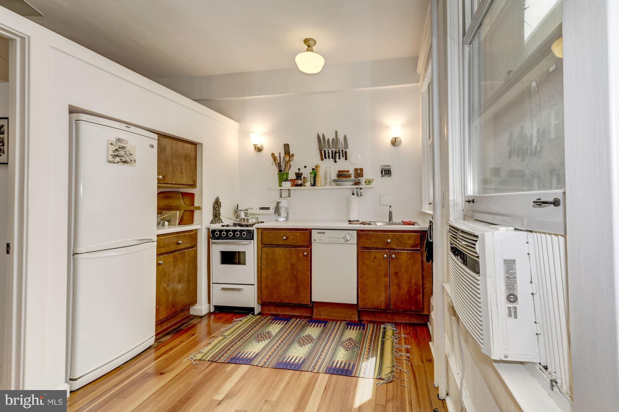 1736 Columbia Road Northwest, Unit 208 Washington, DC 20009 - Photo 11 of 21 Kitchen