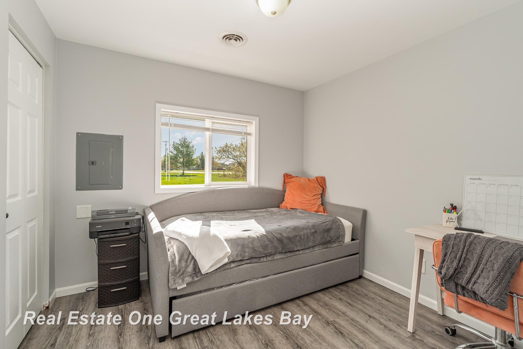 2233 East Stewart Road Midland, MI 48640 - Photo 16 of 22 50139548-e2483df4-6b24-412b-a773-69b64a6294aa.JPG
