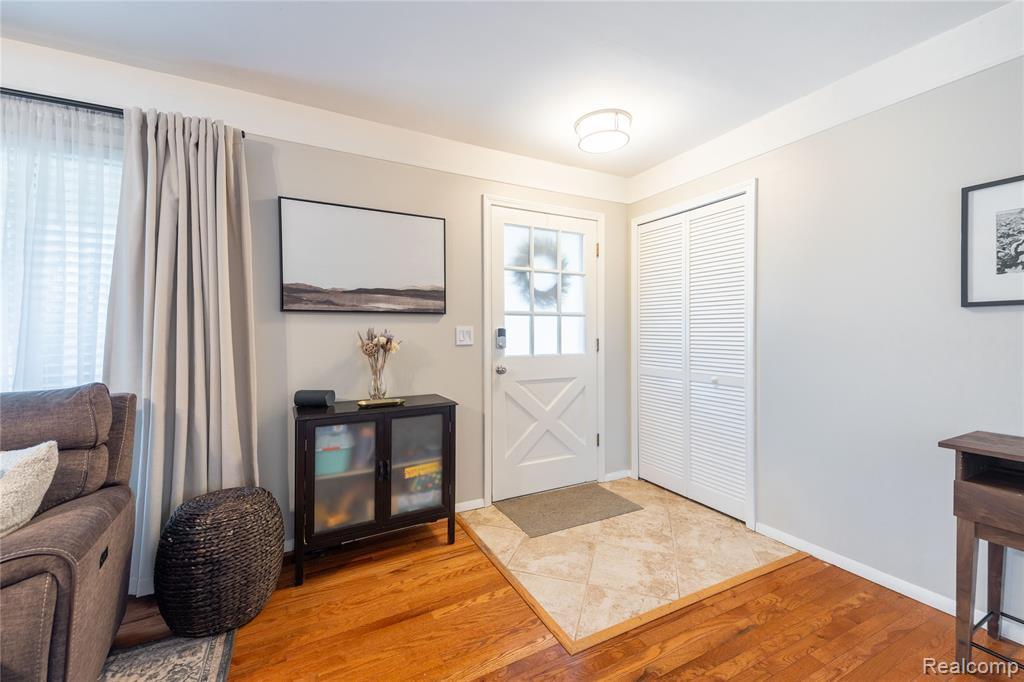 22205 Meridian Road Grosse Ile, MI 48138 - Photo 5 of 42 Gallery Image 5
