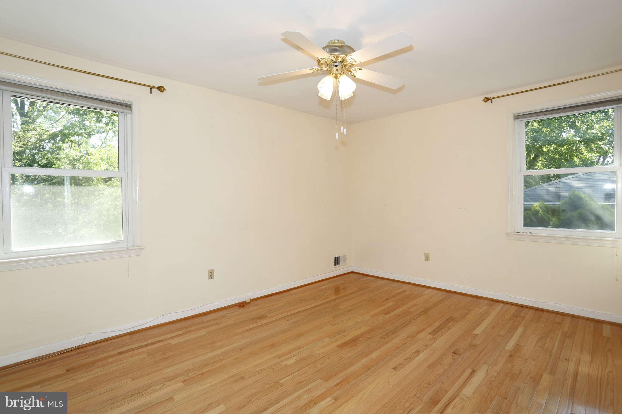 5904 River Road Bethesda, MD 20816 - Photo 14 of 25 Master bedroom