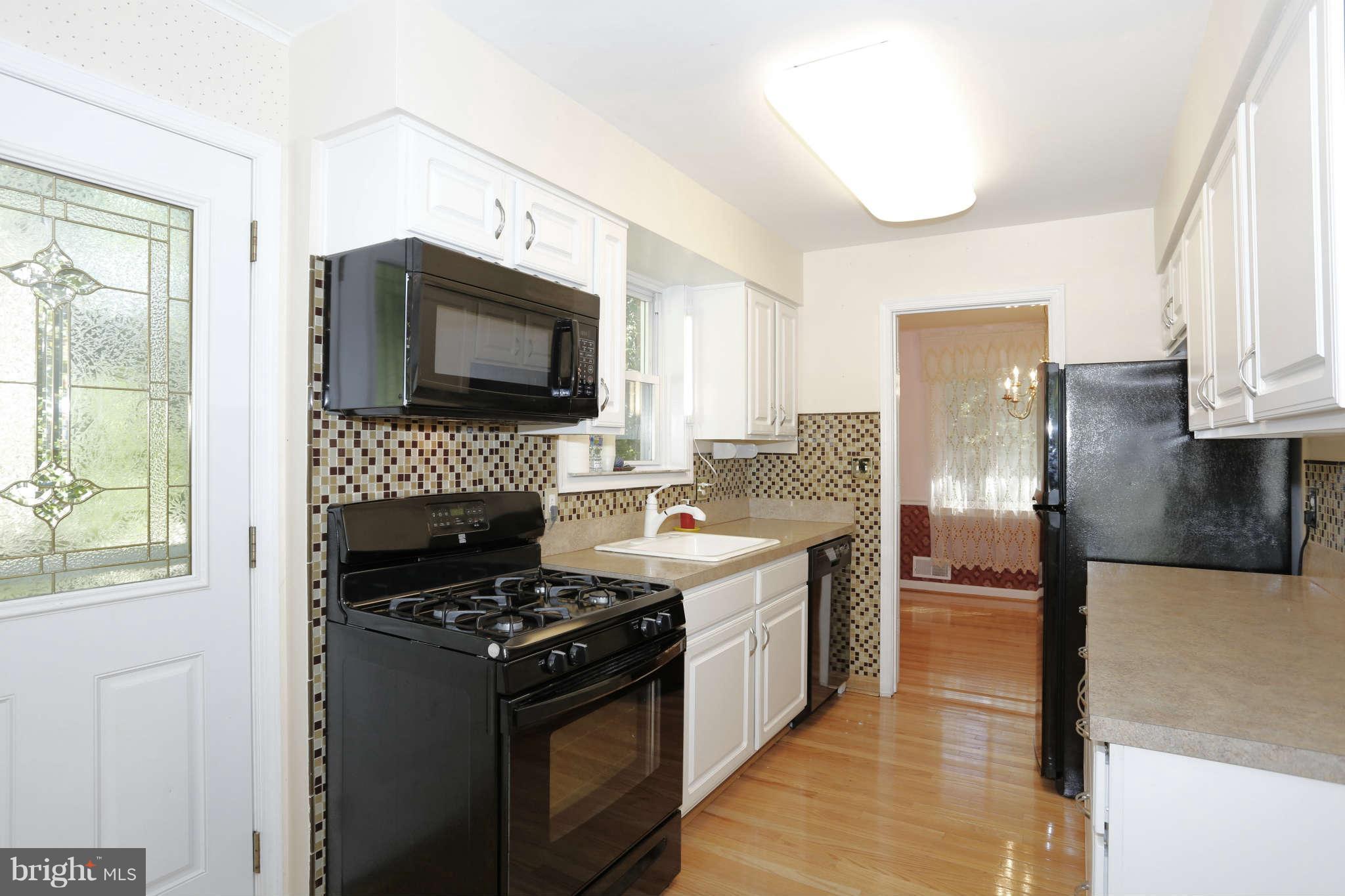 5904 River Road Bethesda, MD 20816 - Photo 8 of 25 Remodeled kitchen