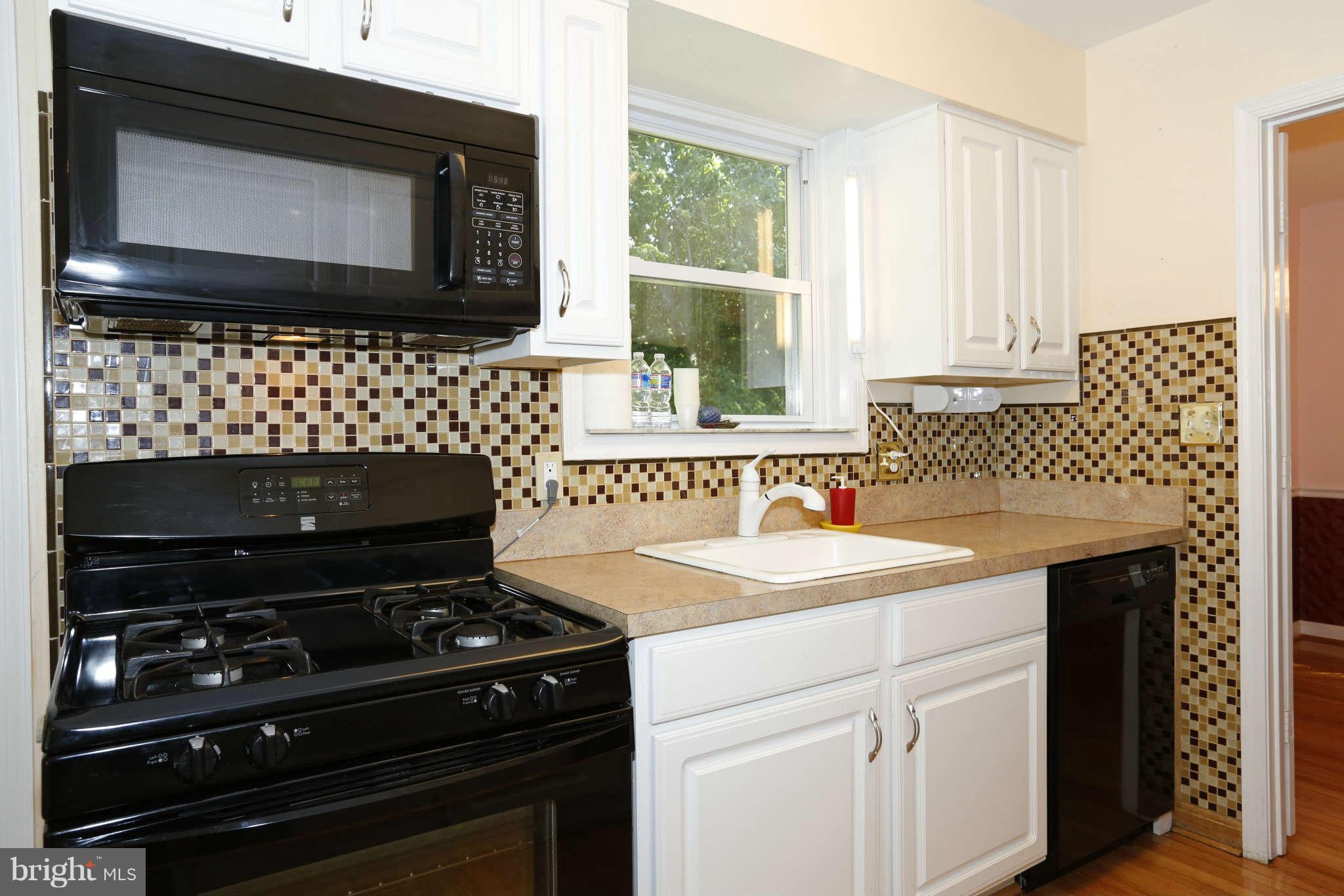 5904 River Road Bethesda, MD 20816 - Photo 10 of 25 Kitchen