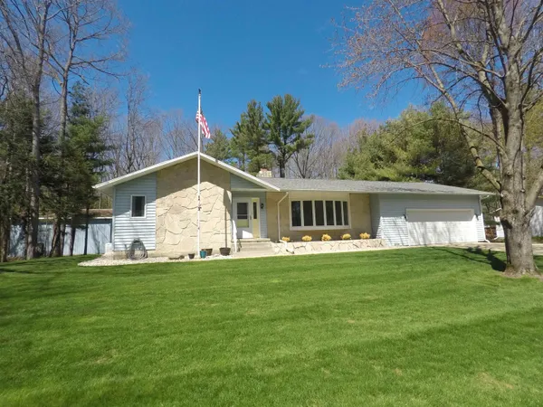 $369,000 | 3320 West 13th Street, Cadillac, MI 49601