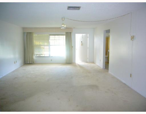 22207 Southwest 57th Avenue Boca Raton, FL 33428 - Photo 3 of 8 Living Room