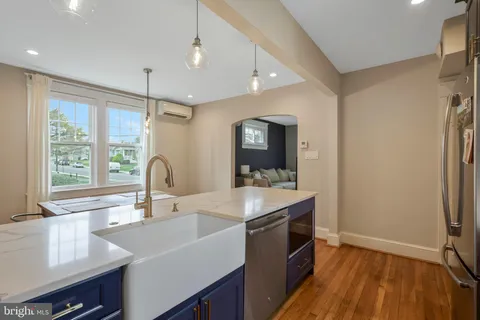 $950,000 | 1943 North Cleveland Street, Arlington, VA 22201