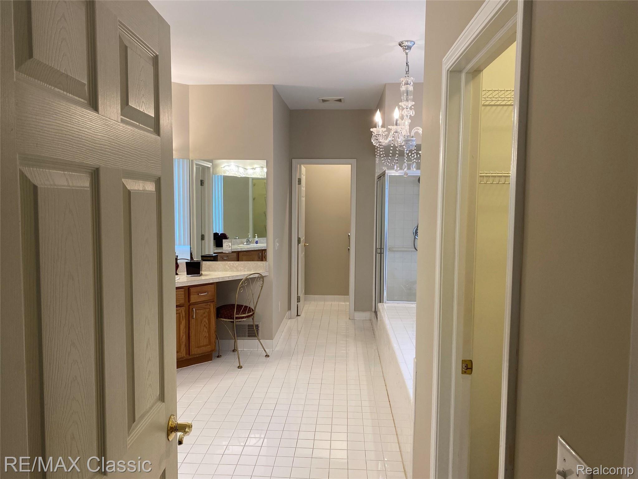 6980 Poppleton Road Canton, MI 48187 - Photo 15 of 66 E - First Floor Onsuite 4.jpeg