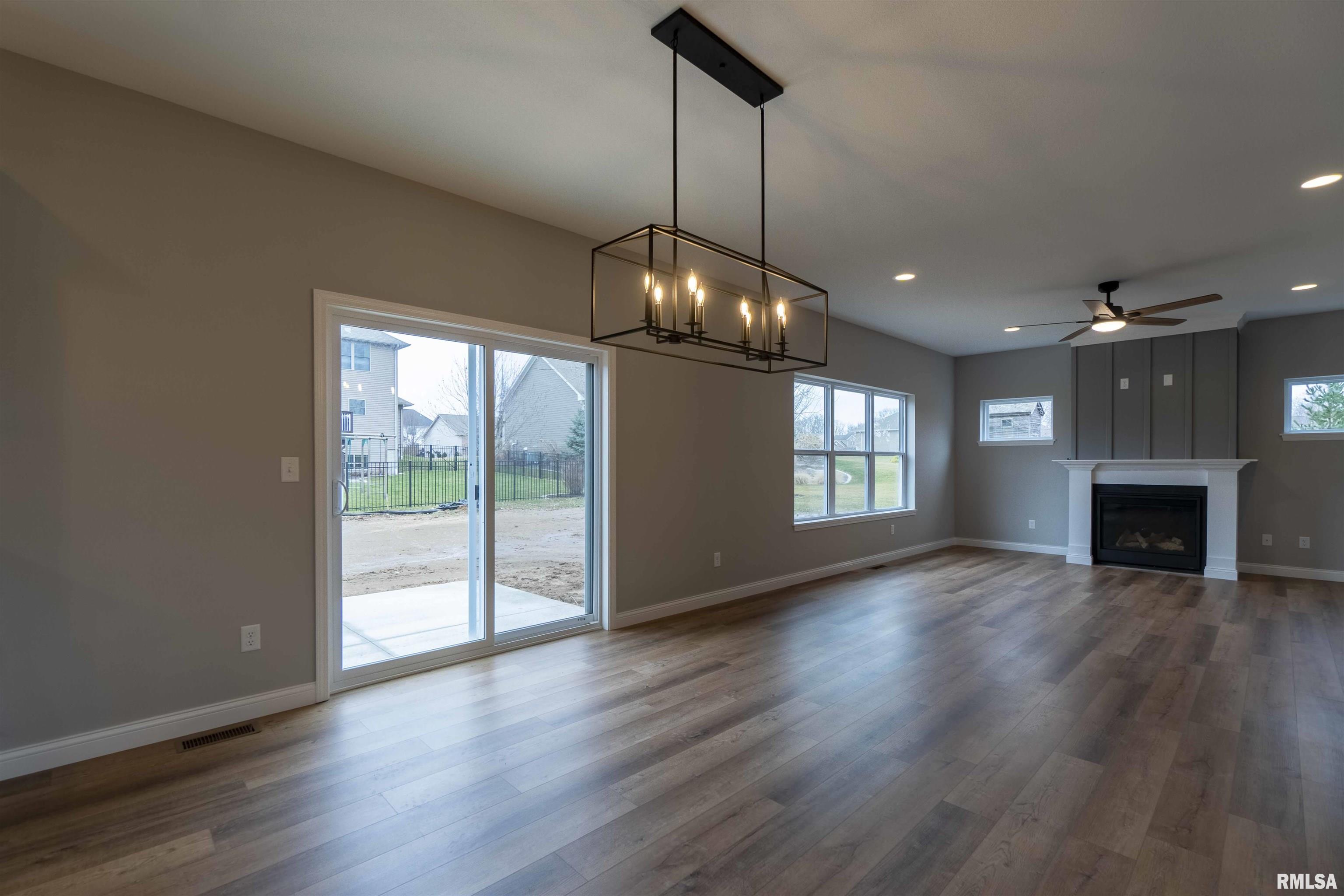 102 Samuel Court Washington, IL 61571 - Photo 8 of 40 Gallery Image 8