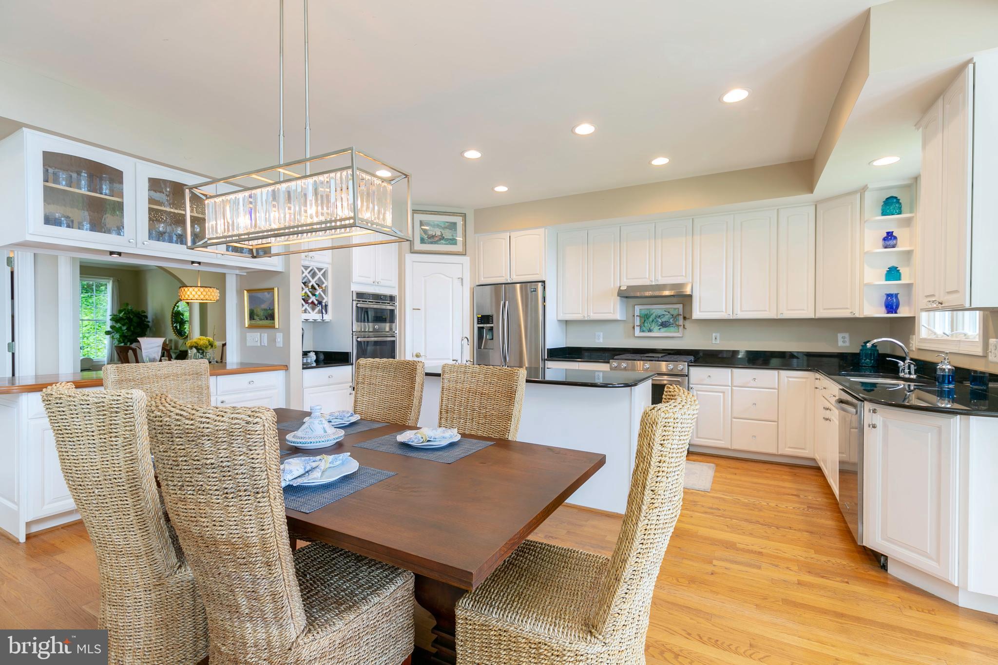 11 Riverview Road Severna Park, MD 21146 - Photo 20 of 61 Eating area in great room
