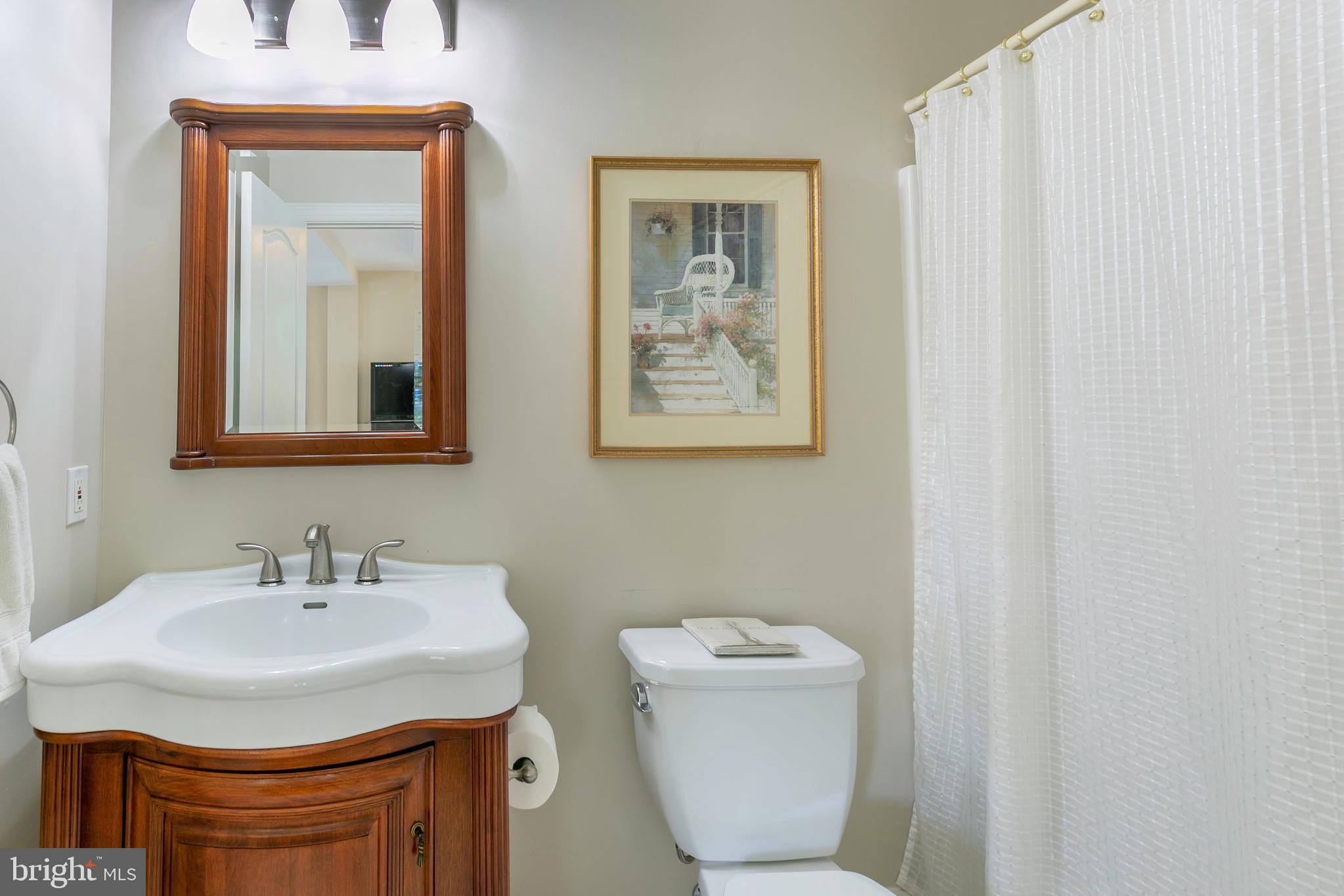 11 Riverview Road Severna Park, MD 21146 - Photo 29 of 61 Full bath off family room