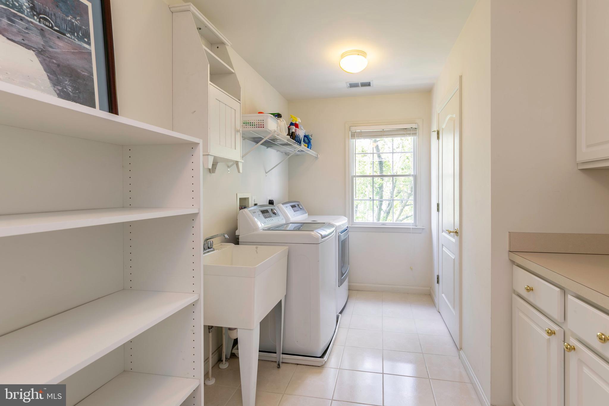11 Riverview Road Severna Park, MD 21146 - Photo 38 of 61 Upper level laundry room