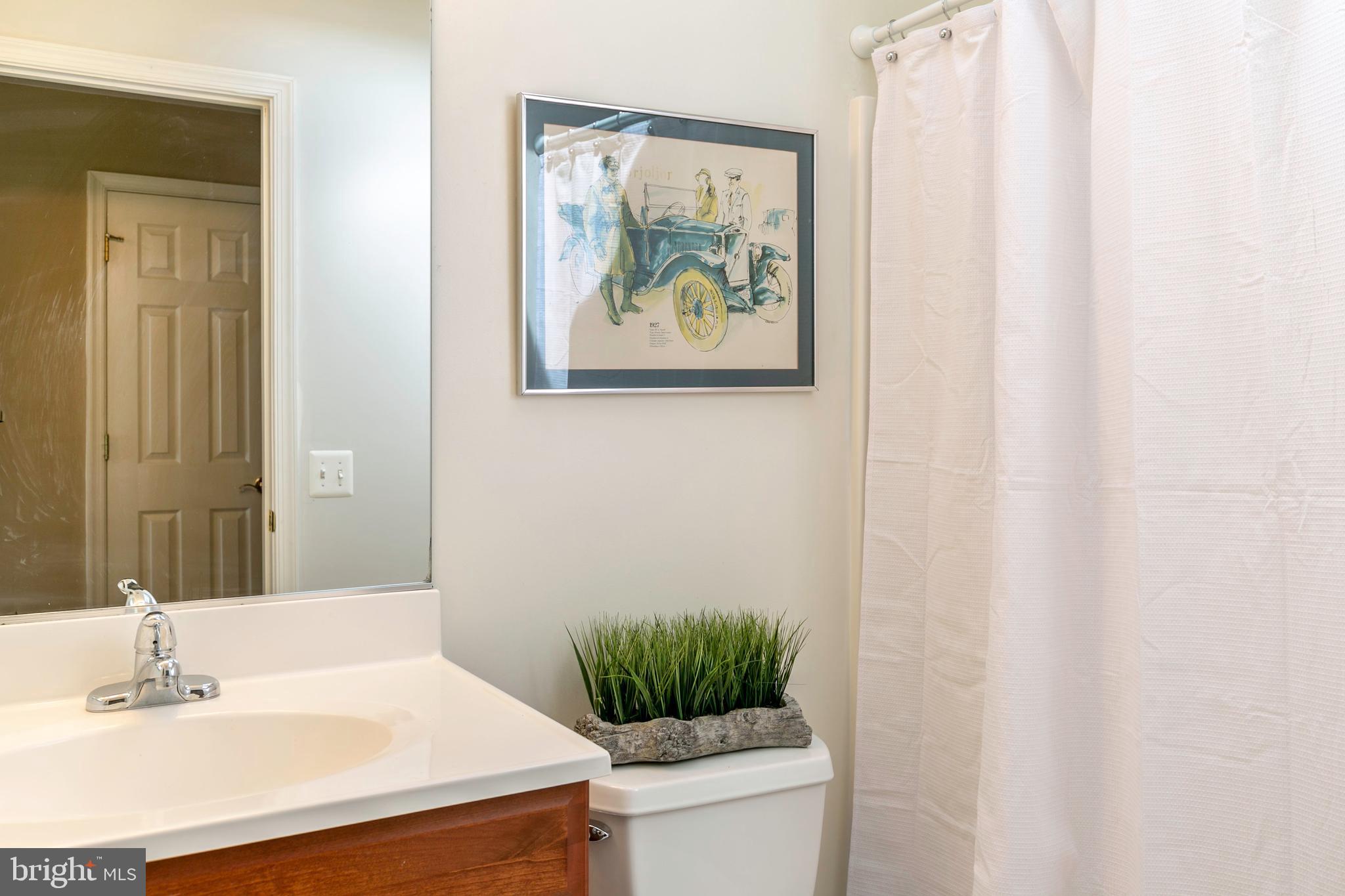 11 Riverview Road Severna Park, MD 21146 - Photo 42 of 61 2nd upper level en-suite bath