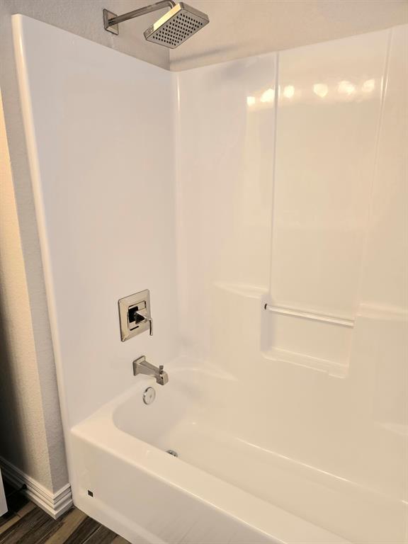 7 Southfork Court Wichita Falls, TX 76310 - Photo 18 of 27 a bathroom with a bathtub