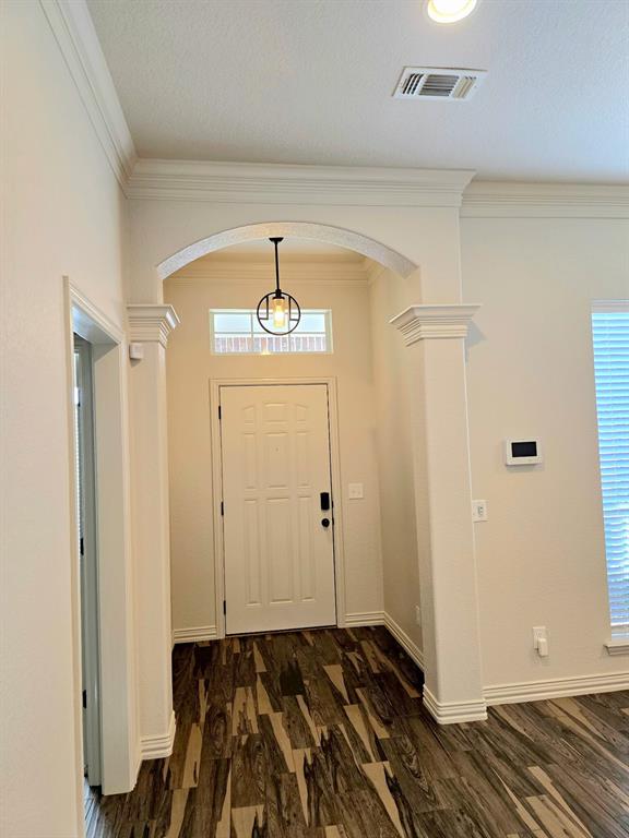 7 Southfork Court Wichita Falls, TX 76310 - Photo 4 of 27 a view of an empty room