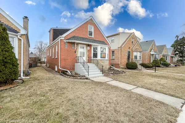 $430,000 | 2504 Leyden Avenue, River Grove, IL 60171
