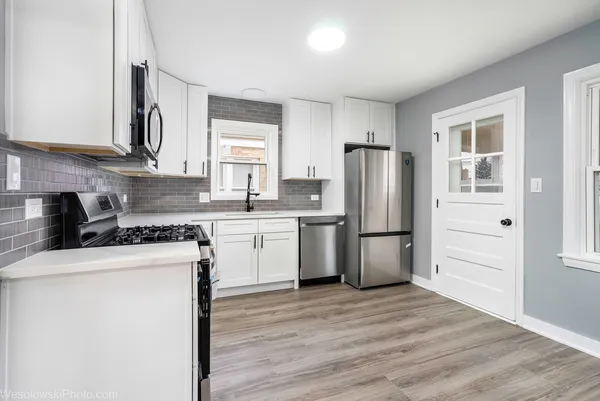 $430,000 | 2504 Leyden Avenue, River Grove, IL 60171