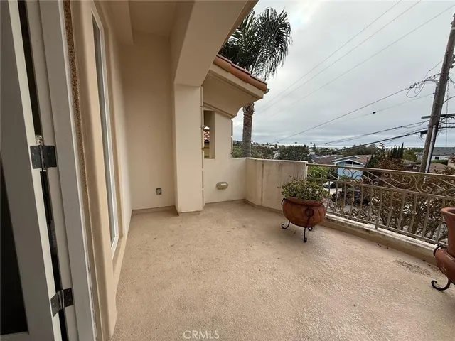 $1,639,000 | 222 South Juanita Avenue, Unit A, Redondo Beach, CA 90277