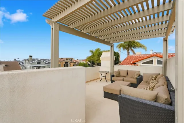 $1,639,000 | 222 South Juanita Avenue, Unit A, Redondo Beach, CA 90277