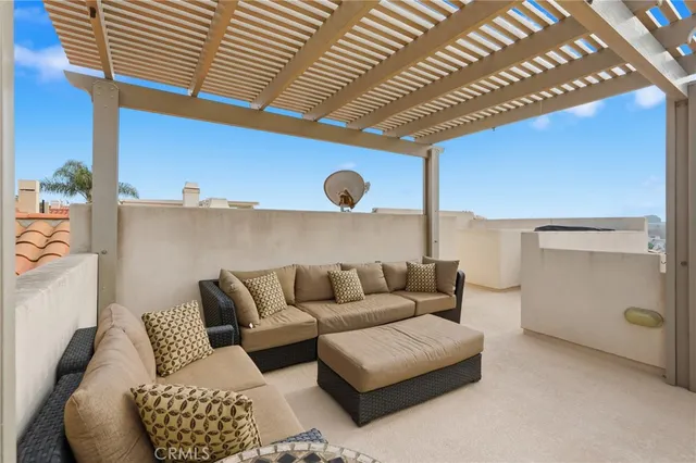 $1,639,000 | 222 South Juanita Avenue, Unit A, Redondo Beach, CA 90277