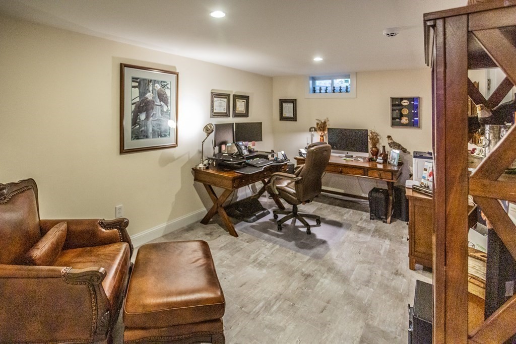 1301 Service Road Barnstable, MA 02668 - Photo 34 of 40 a living room with furniture
