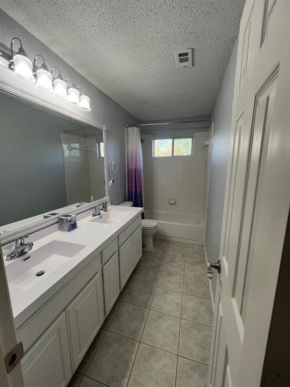 1224 Harvard Lane Allen, TX 75002 - Photo 16 of 26 Upstairs Family Bath featuring double sinks