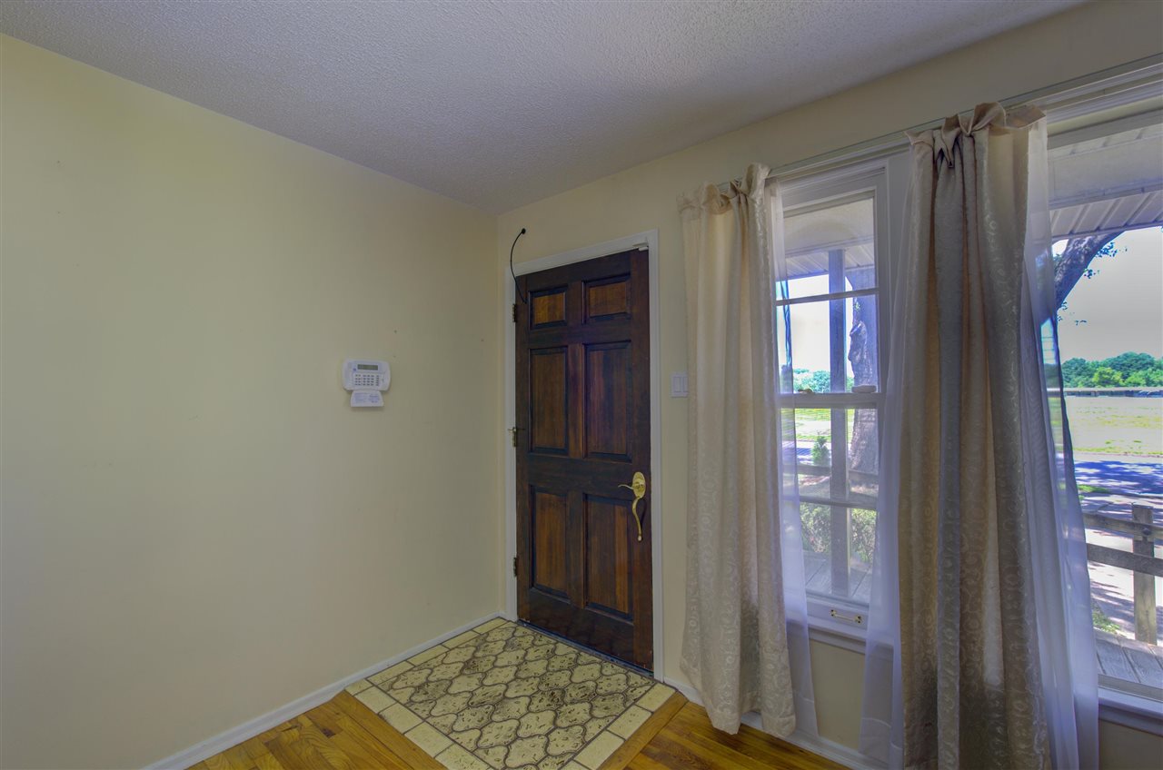 4377 Mallory Road Memphis, TN 38117 - Photo 4 of 25