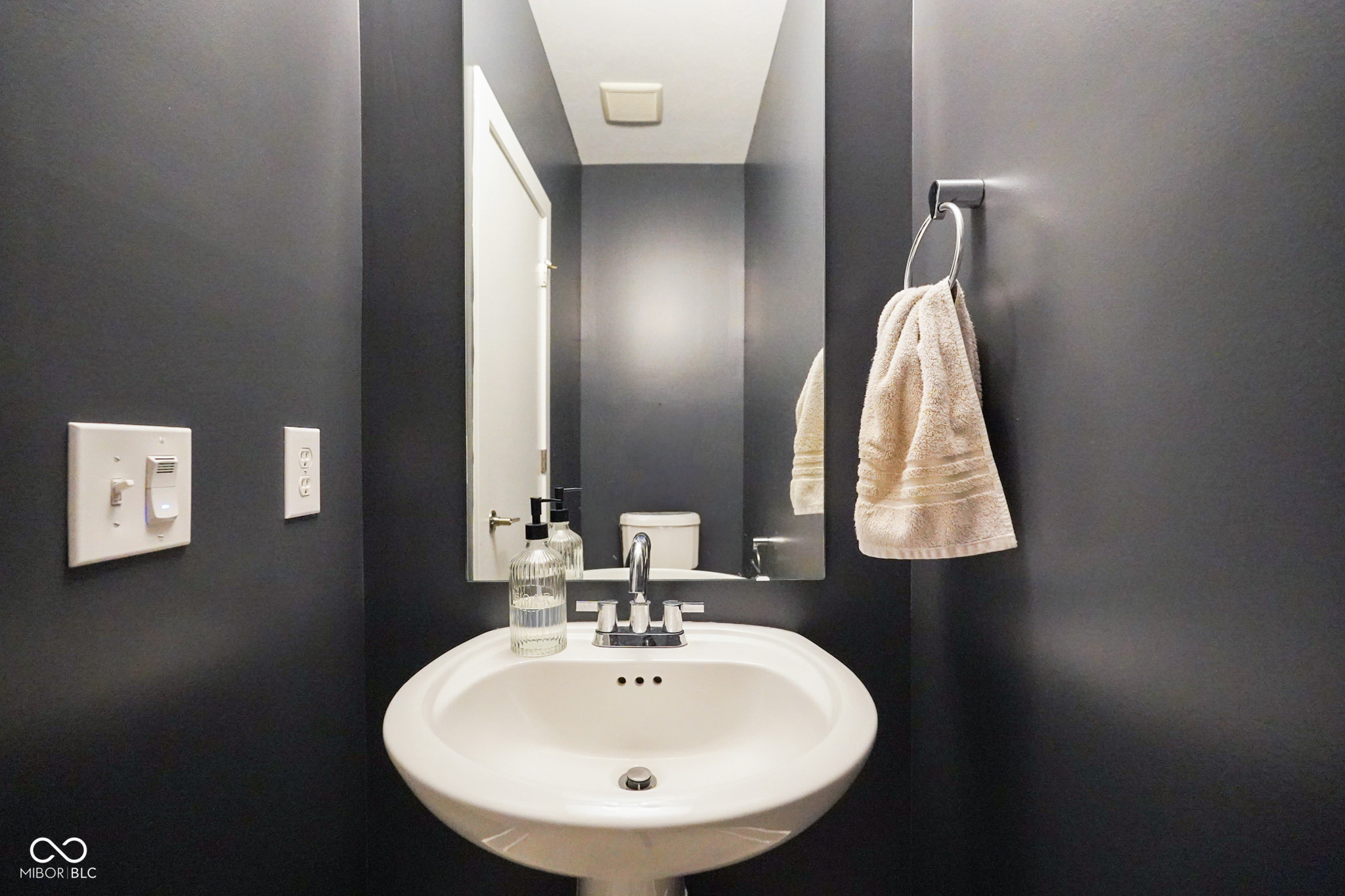 2125 Coretta Way Indianapolis, IN 46202 - Photo 14 of 32