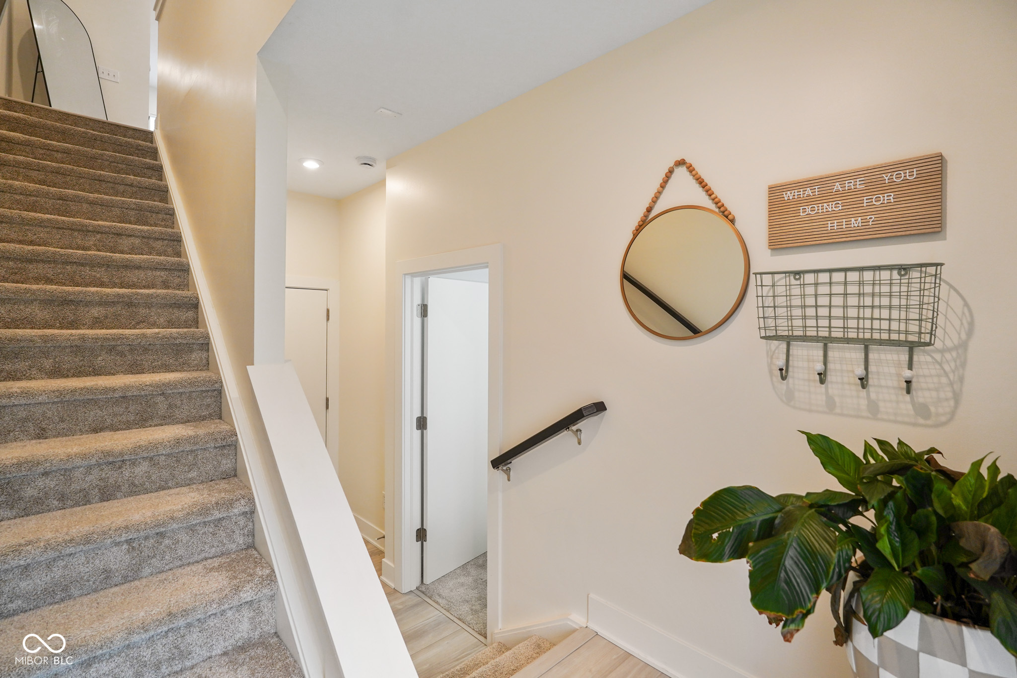 2125 Coretta Way Indianapolis, IN 46202 - Photo 15 of 32