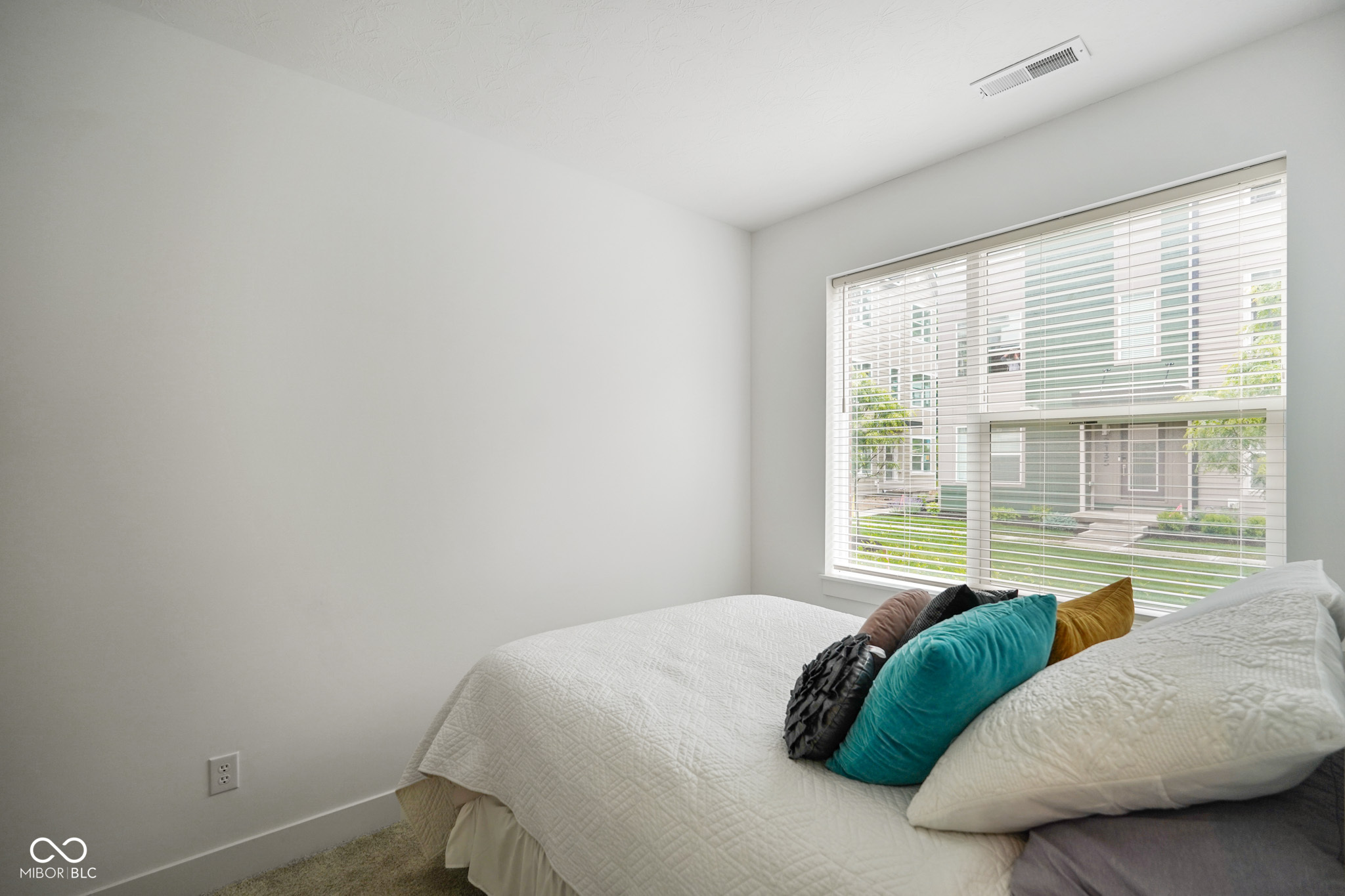 2125 Coretta Way Indianapolis, IN 46202 - Photo 17 of 32