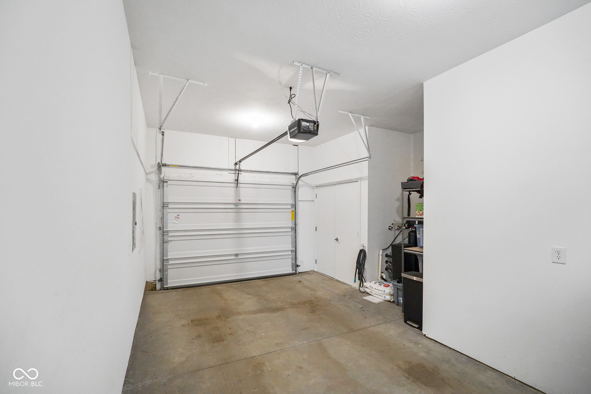 2125 Coretta Way Indianapolis, IN 46202 - Photo 30 of 32