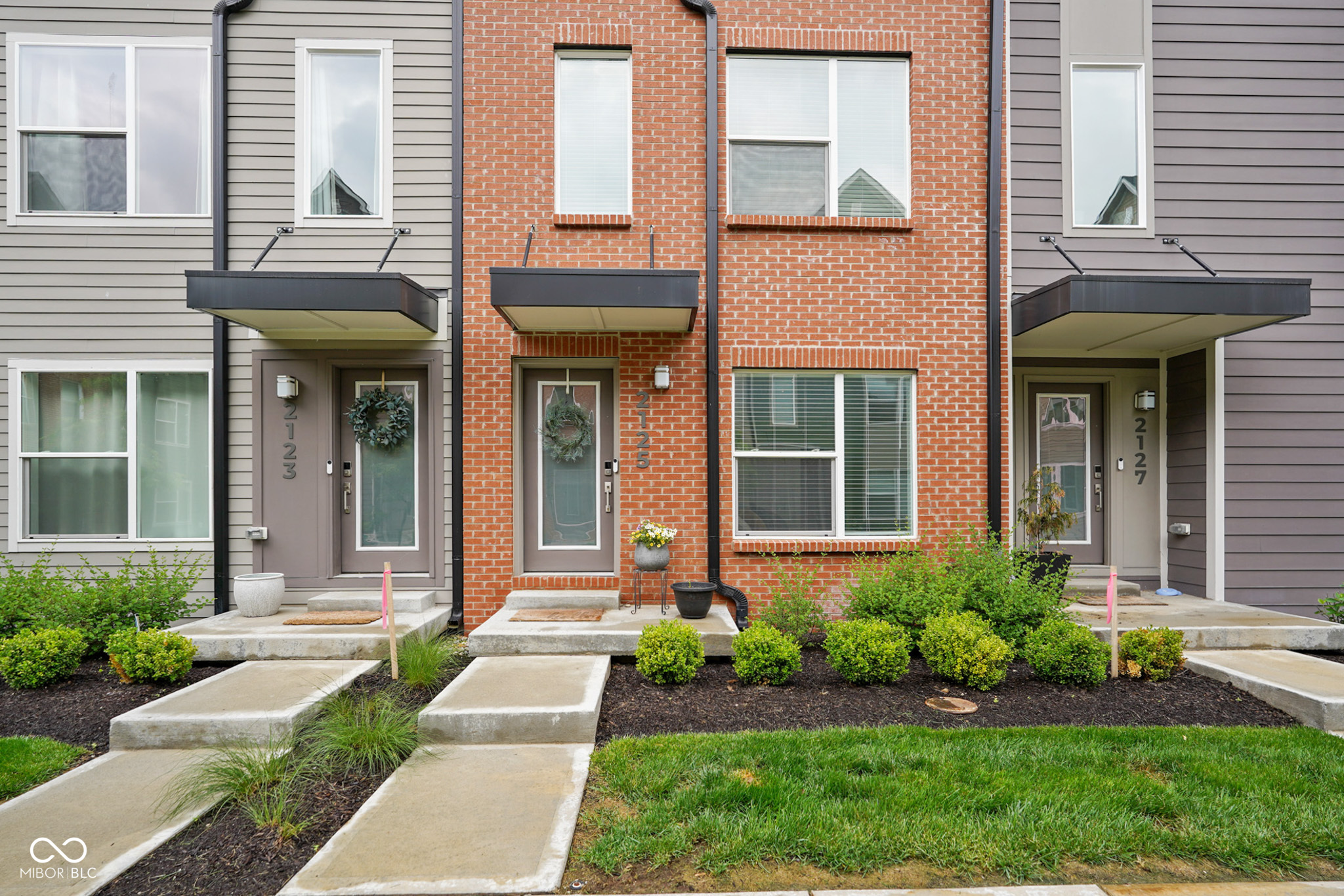 2125 Coretta Way Indianapolis, IN 46202 - Photo 3 of 32