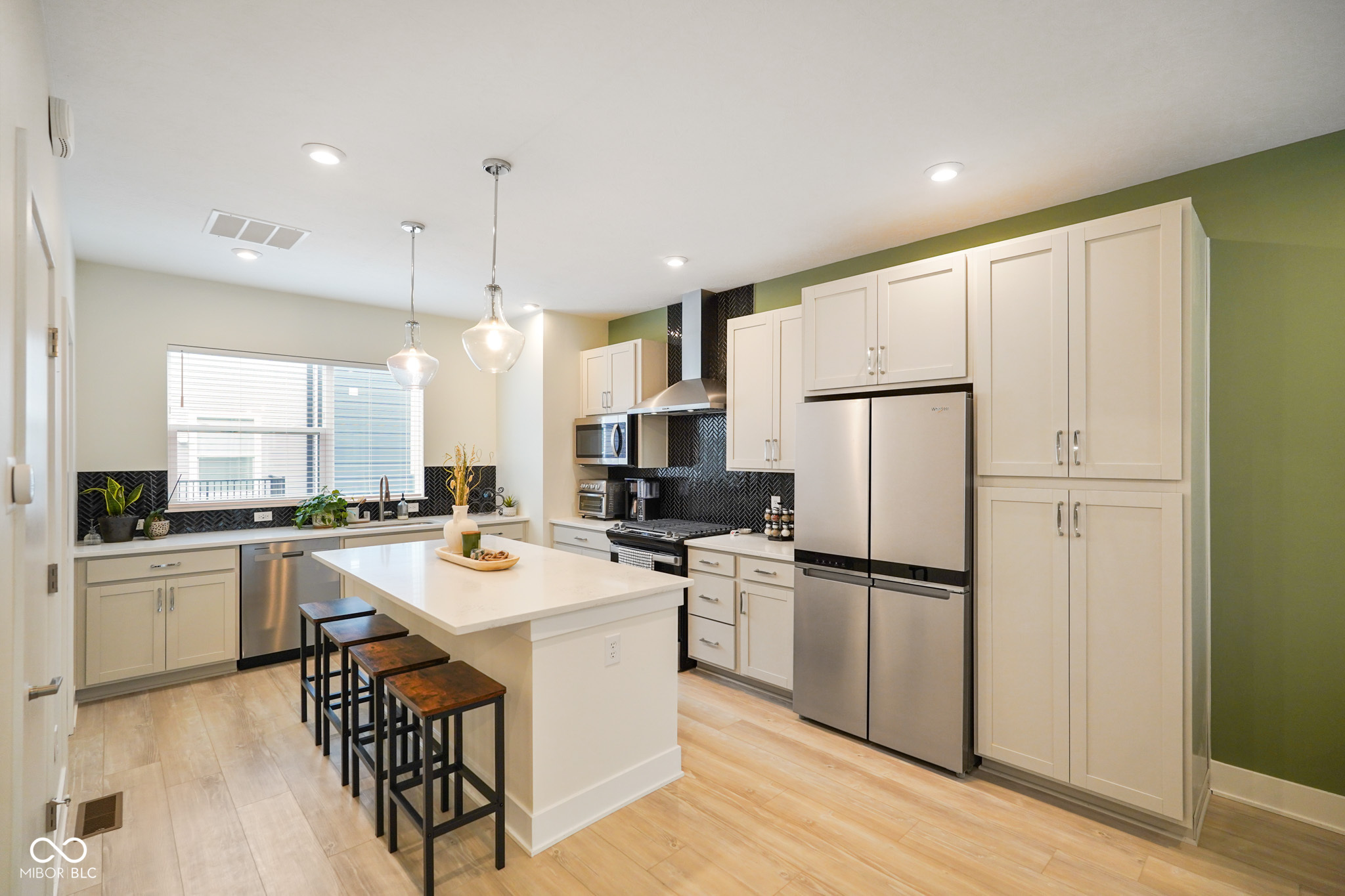 2125 Coretta Way Indianapolis, IN 46202 - Photo 5 of 32