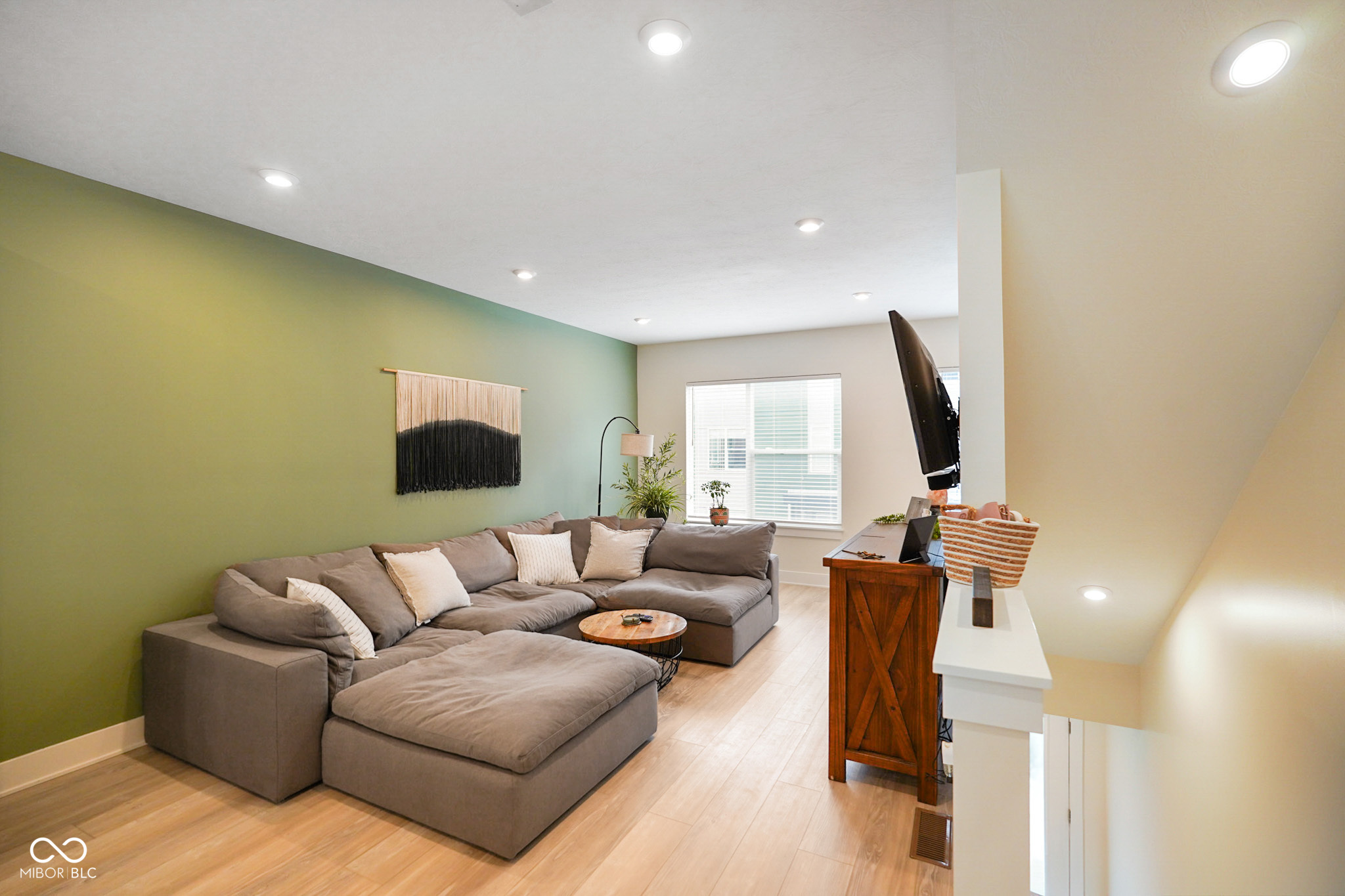 2125 Coretta Way Indianapolis, IN 46202 - Photo 10 of 32